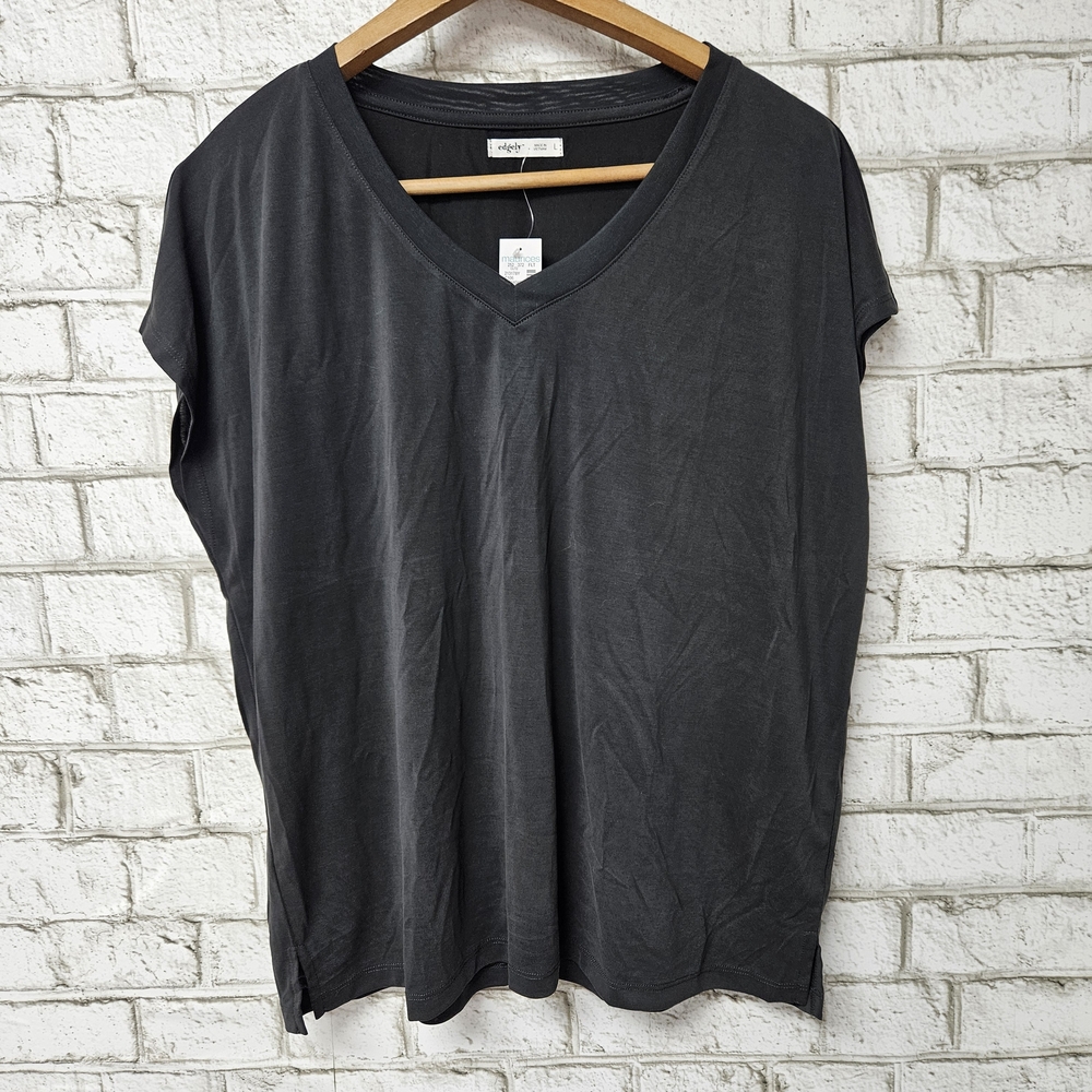 Edgely Maurices Women's Black Tee Cap Sleeves Boxy  Size L NWT
